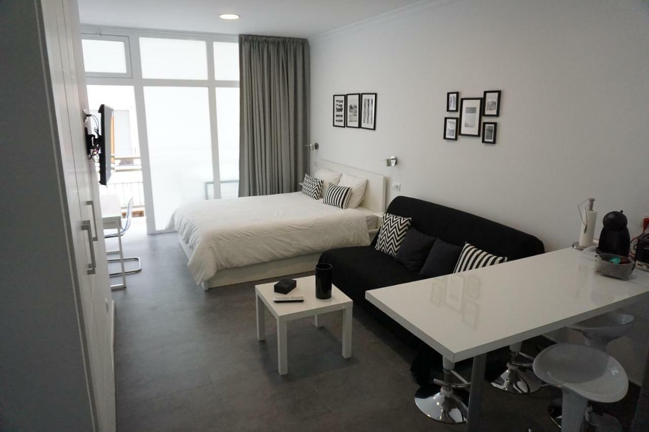 Black & White Las Canteras Лас-Пальмас-де-Гран-Канарія Екстер'єр фото